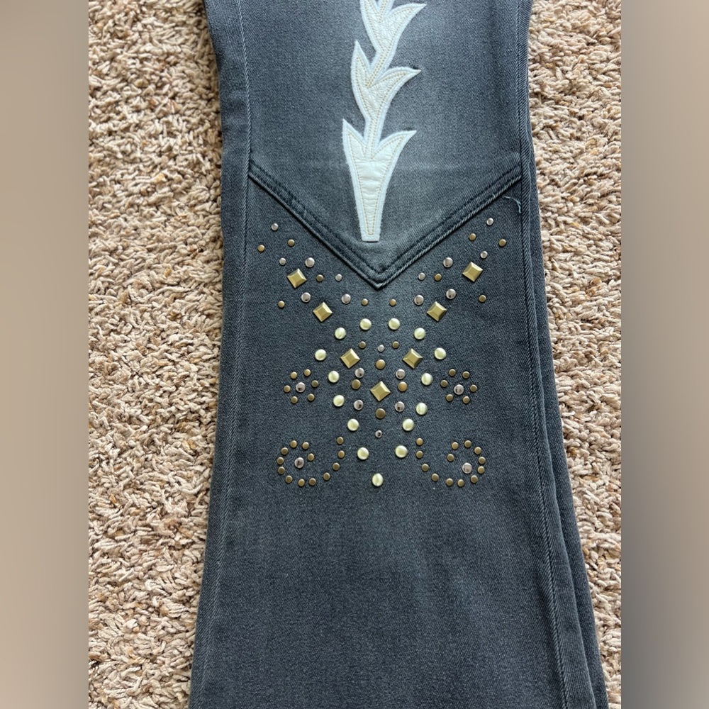 🔥✔️ Black Friday NWT Austin Landing Studded Western Mid Rise Flare Jeans Sz 9/29 - Picture 9 of 16